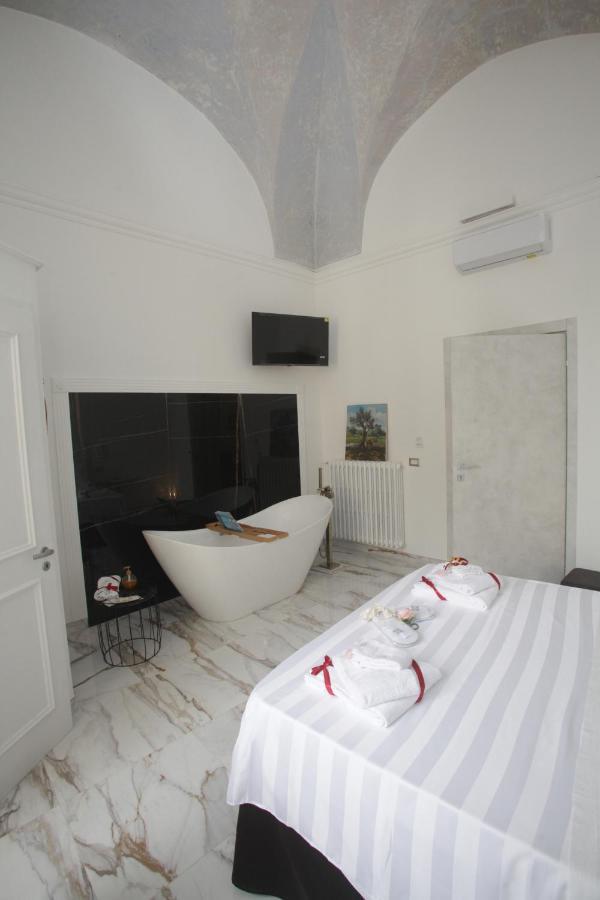 La Dimora Di Re Idomeneo Bed and Breakfast Lecce Exteriör bild