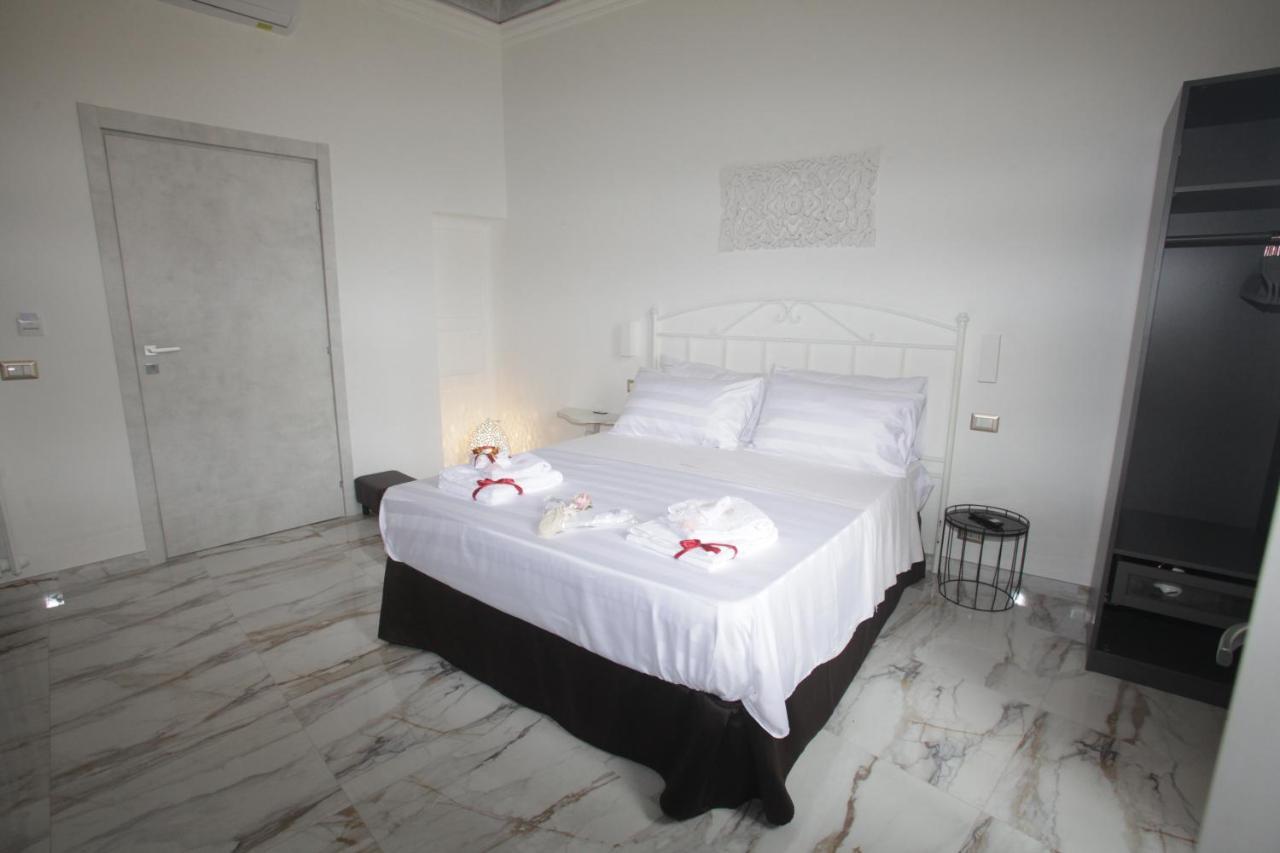 La Dimora Di Re Idomeneo Bed and Breakfast Lecce Exteriör bild