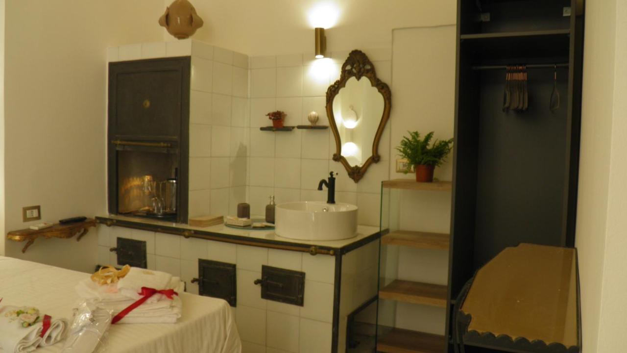 La Dimora Di Re Idomeneo Bed and Breakfast Lecce Exteriör bild