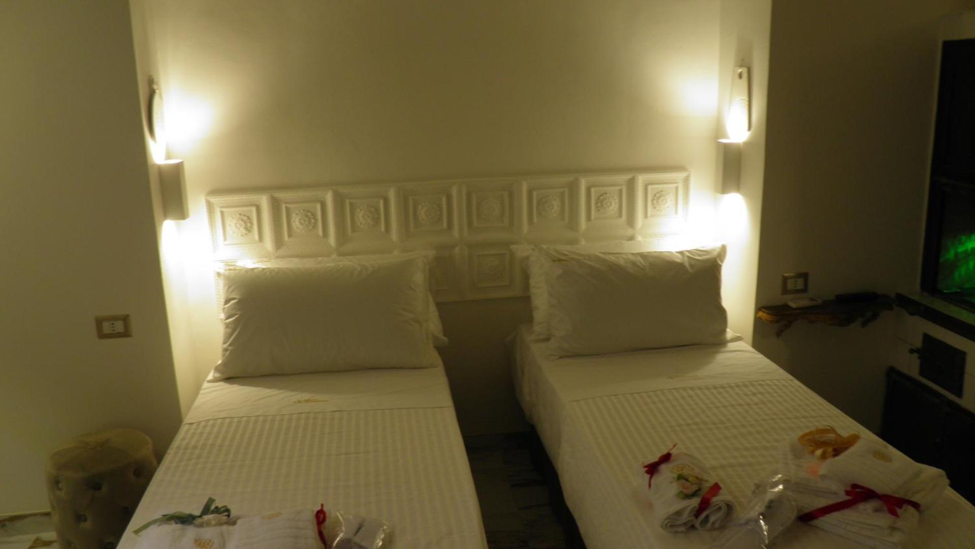 La Dimora Di Re Idomeneo Bed and Breakfast Lecce Exteriör bild