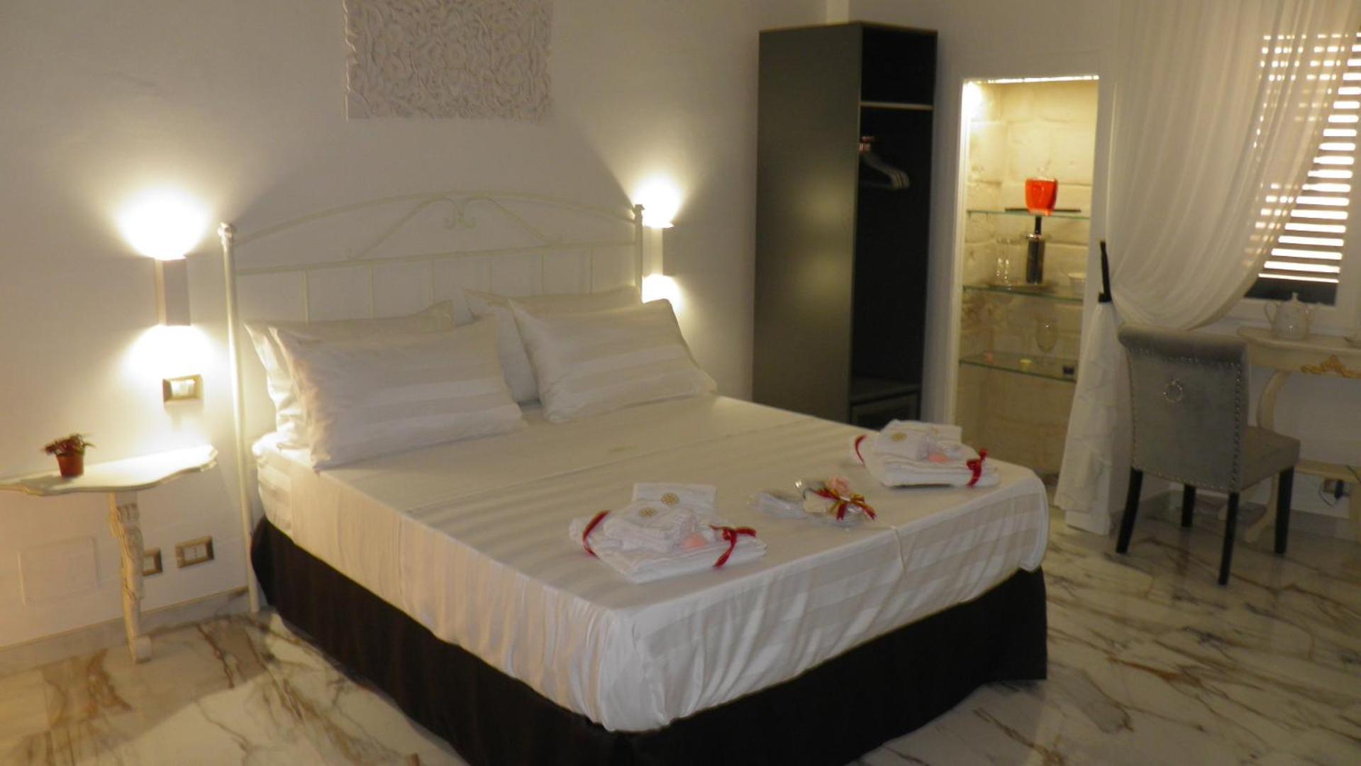 La Dimora Di Re Idomeneo Bed and Breakfast Lecce Exteriör bild